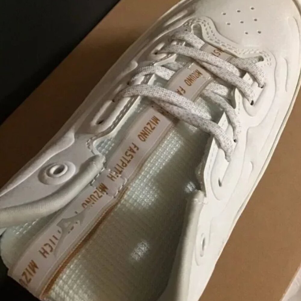 Mizuno Women's Softball Cleats Size 10 White Low Metal 9-Spike 11GM236001 NEW - Picture 3 of 3